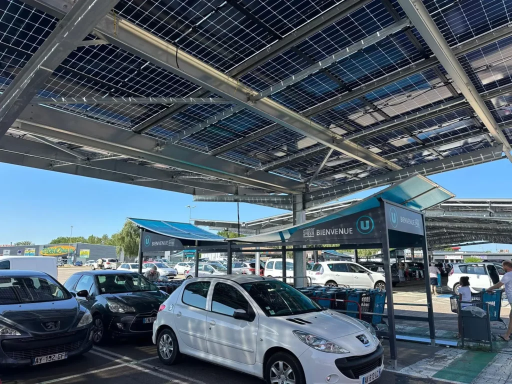 Ombrières solaires Developp'Sun au Super U de Perreux