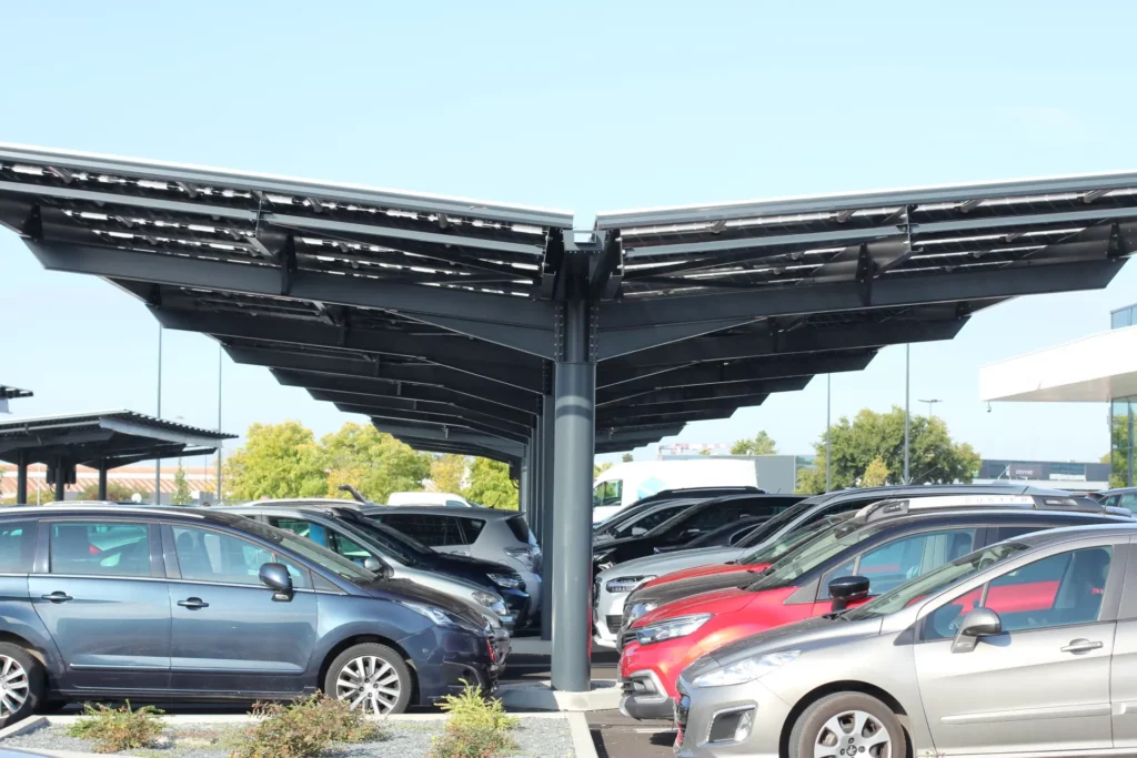Ombrières photovoltaïque Leclerc Niort par Developp'Sun