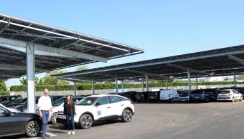 Les ombrières solaires Developp'Sun sur le parking du Leclerc de Vendôme