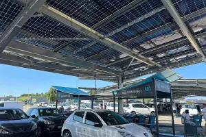 Ombrières solaires Developp'Sun au Super U de Perreux